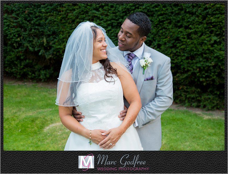 Bride-and-Groom-Wedding-Photos-at-Newland-Manor-1